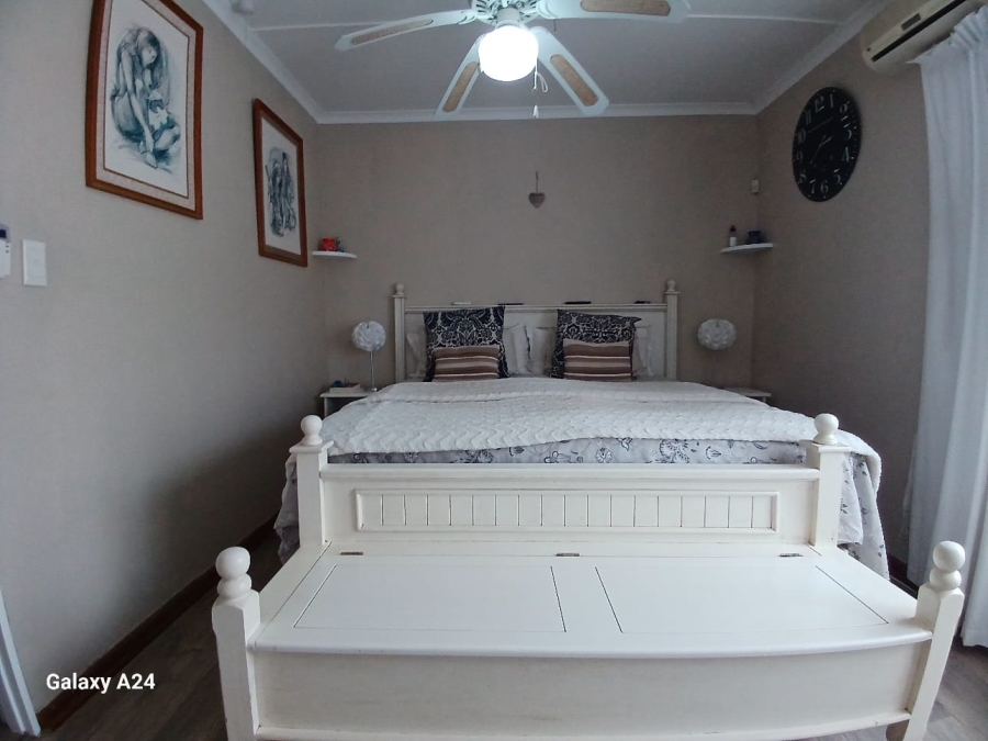 5 Bedroom Property for Sale in Beacon Bay Eastern Cape